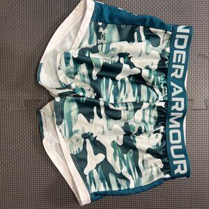 Under Armour Youth Loose Fit Shorts Camo Design Green & White YMD